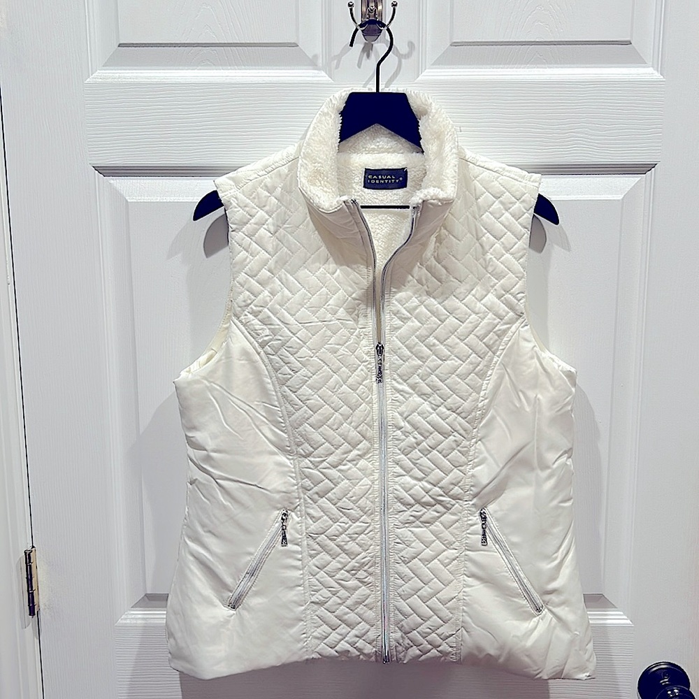 Casual Identity Women’s Vest: Warm White